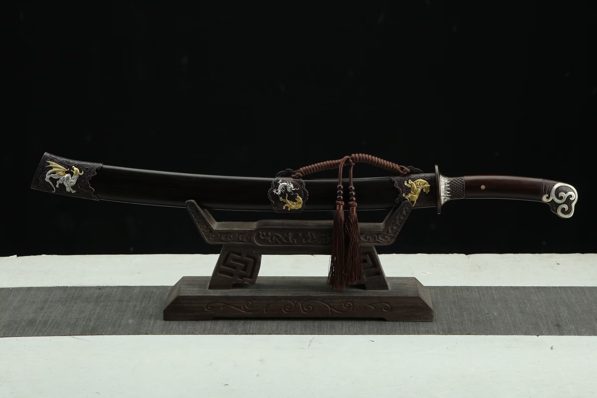 20寸三色铜龙虎大刀（百炼803低陨彩钢花纹钢—黑檀木款）